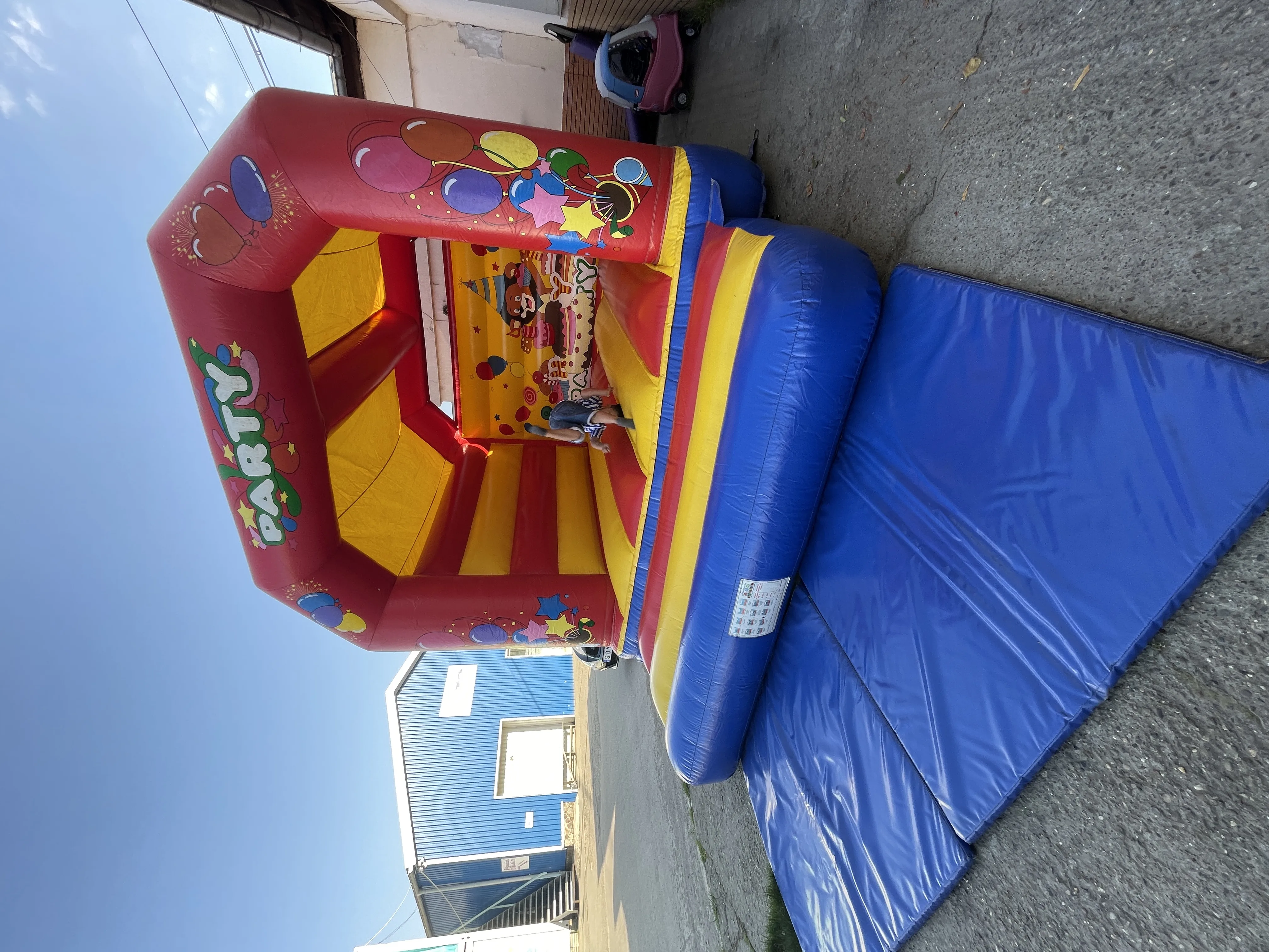 Bouncer Model 2 — trambulină gonflabilă închiriat Suceava — Kids Mania — fotografie produs