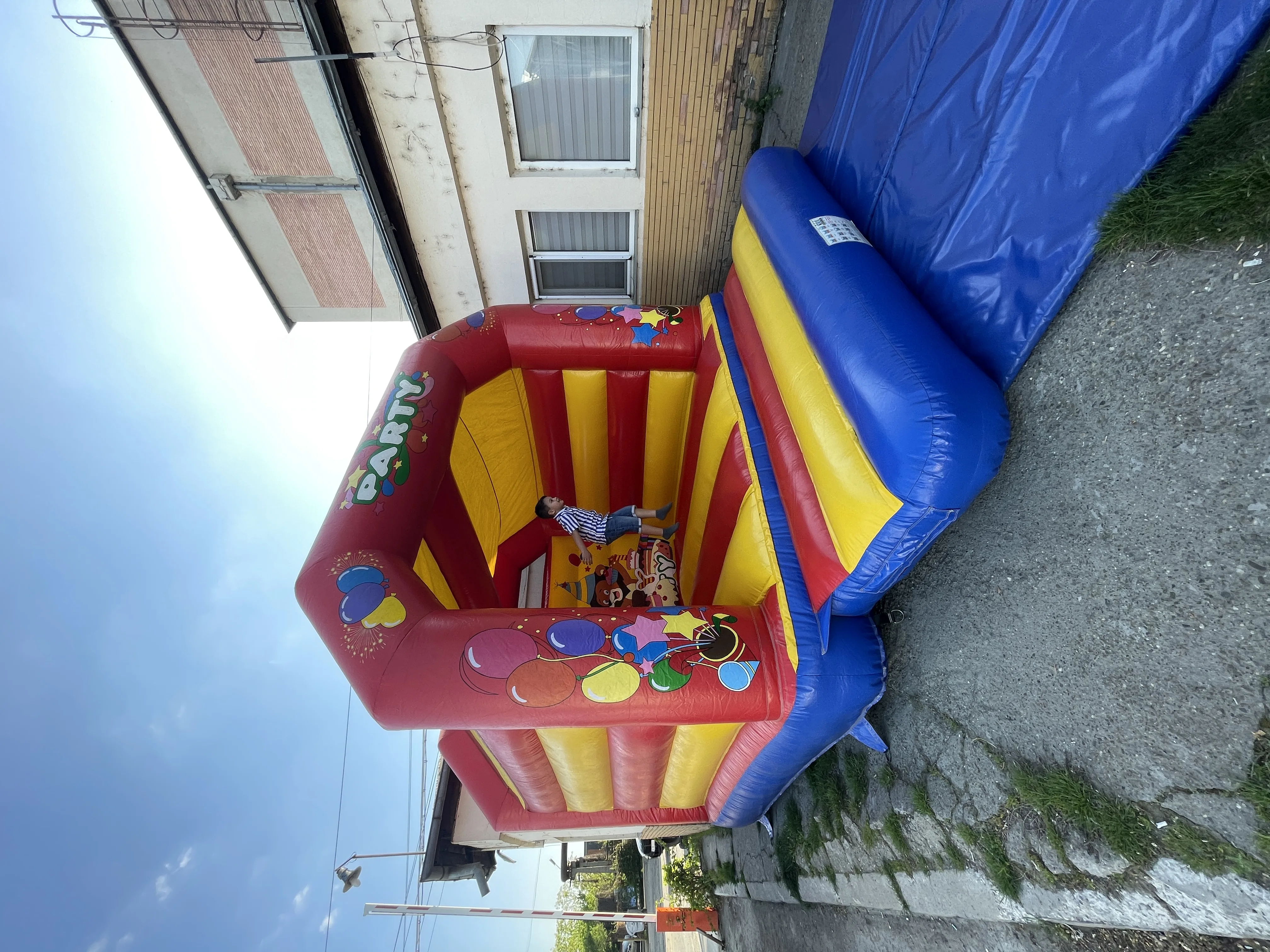 Bouncer Model 1 — trambulină gonflabilă închiriat Neamț — Kids Mania — fotografie produs