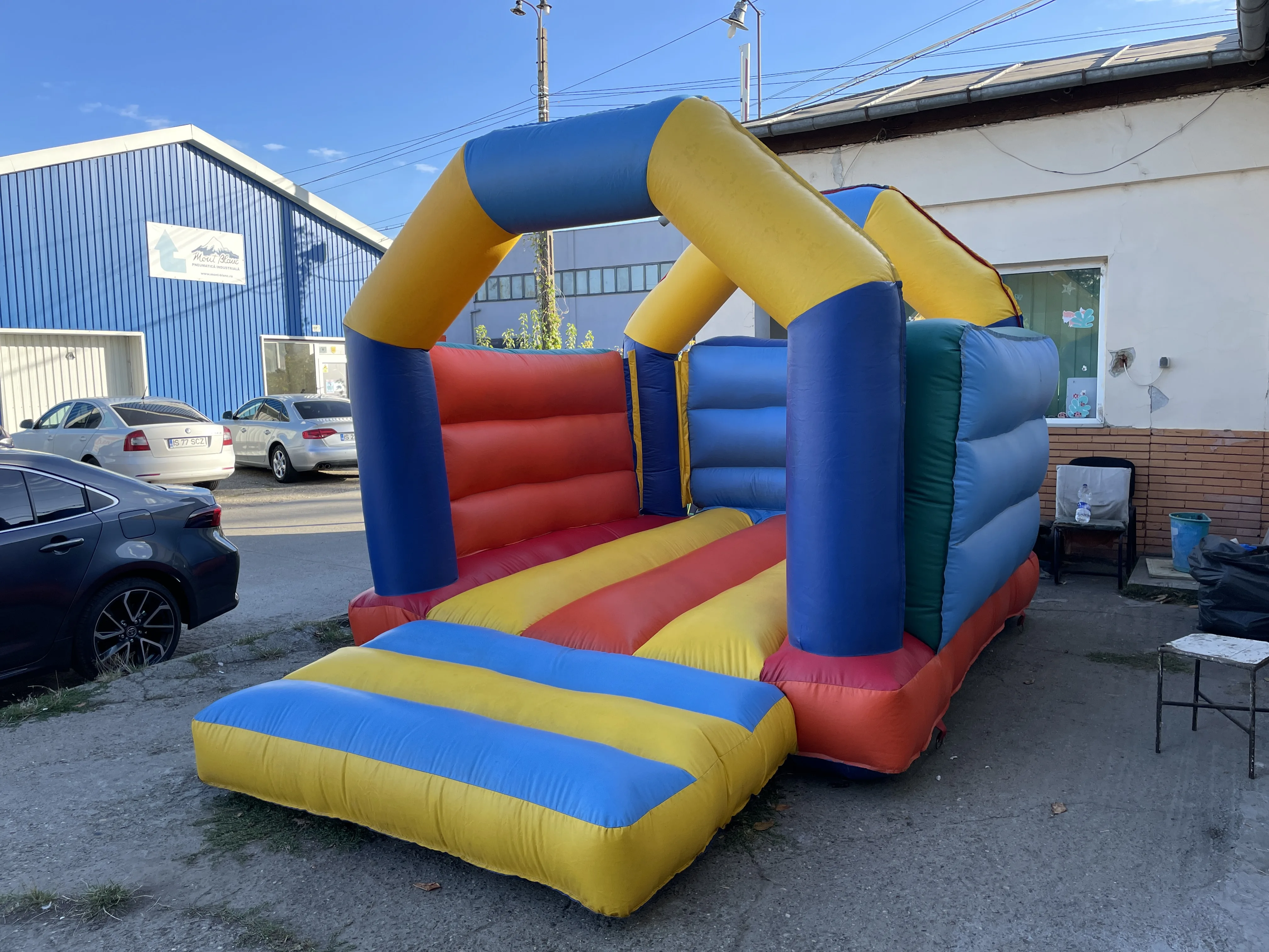 Bouncer Model 1 — trambulină gonflabilă închiriat Suceava — Kids Mania — fotografie produs