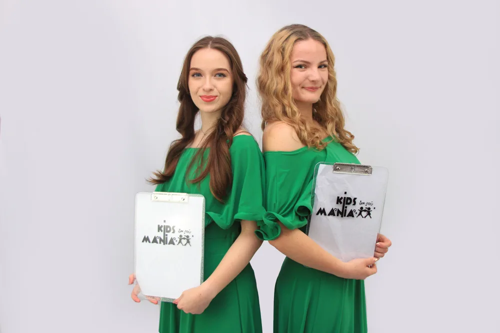 Hostesse petreceri nunti botezuri Costum Hostesse petreceri nunti botezuri petreceri copii Iași — Kids Mania