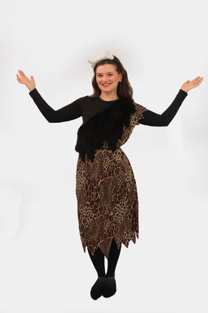 animator cu tematica evul mediu sau jungla tarzan girl Costum animator cu tematica evul mediu sau jungla tarzan girl petreceri copii Iași — Kids Mania
