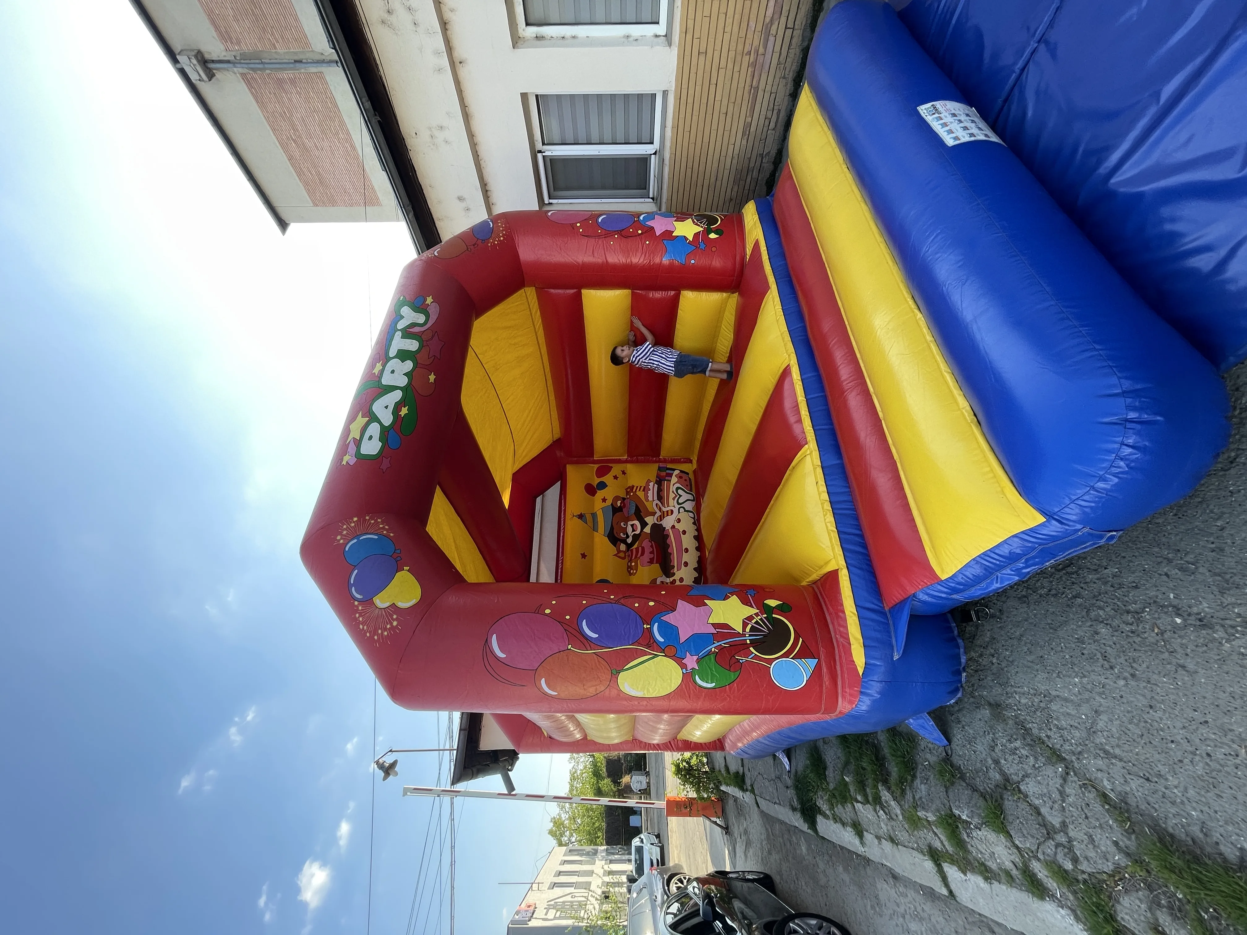 Bouncer Model 1 — trambulină gonflabilă închiriat Neamț — Kids Mania — fotografie produs