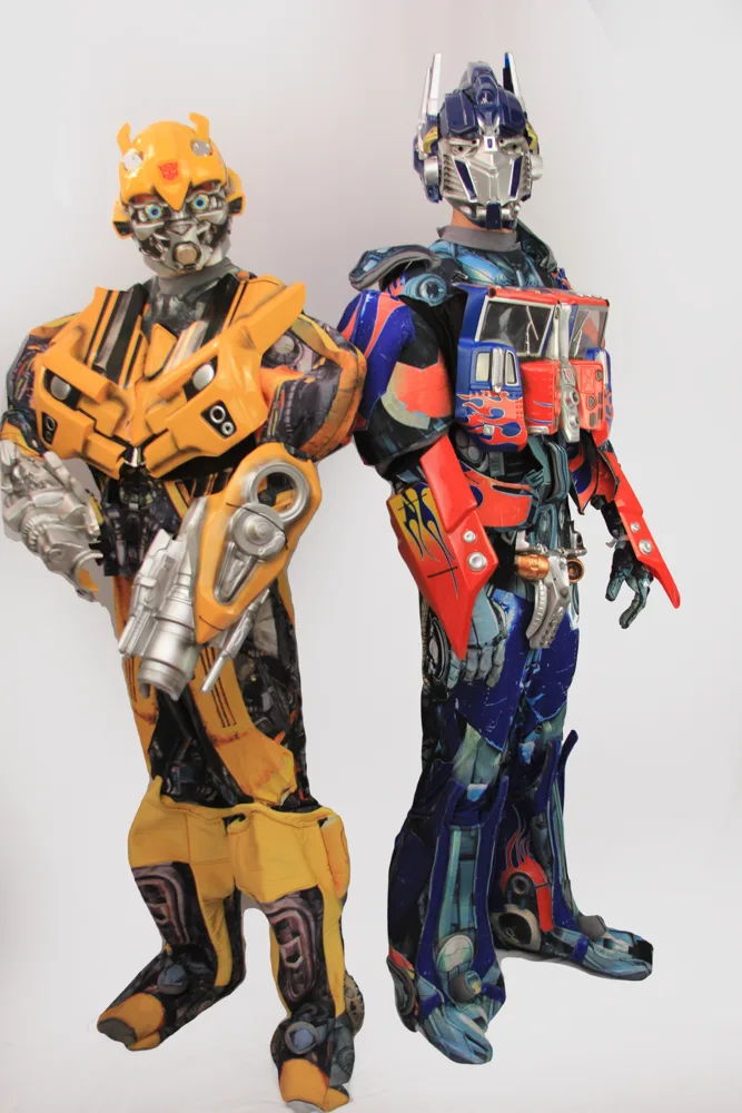Optimus Prime si Bumble Bee personaje copii Costum Optimus Prime si Bumble Bee personaje copii petreceri copii Iași — Kids Mania