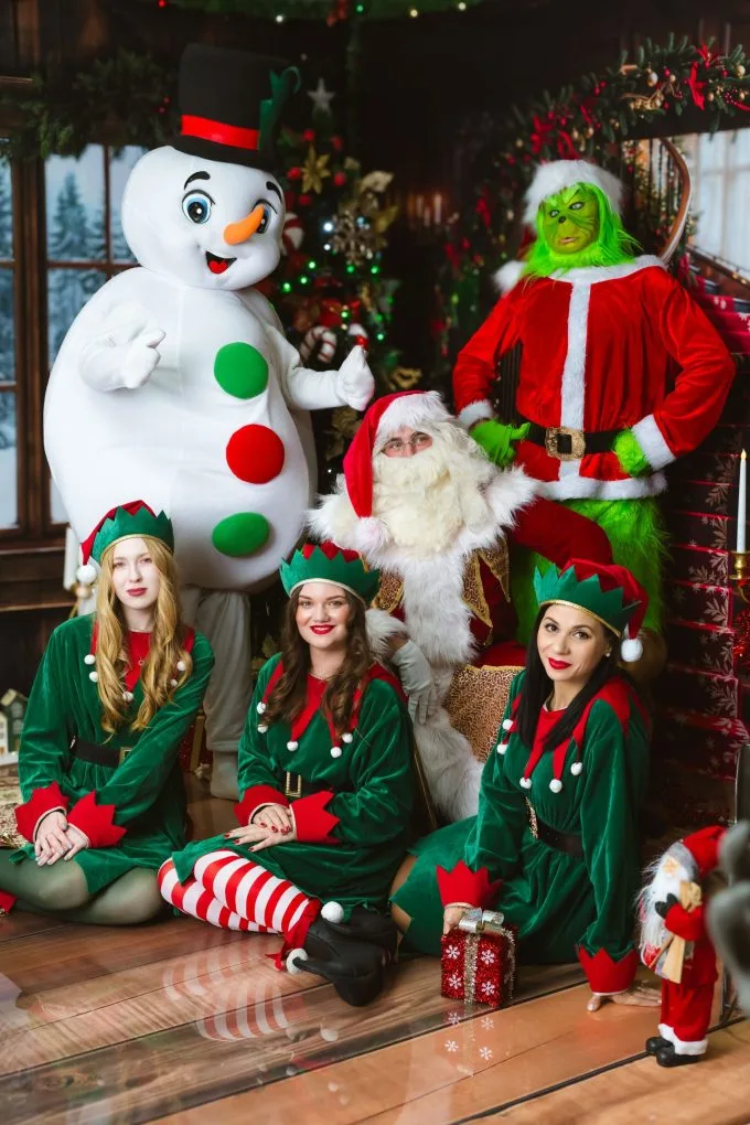 Grinch Mos Craciun Spiridusi si Omul de zapada iasi de inchiriat Costum Grinch Mos Craciun Spiridusi si Omul de zapada iasi de inchiriat petreceri copii Iași — Kids Mania