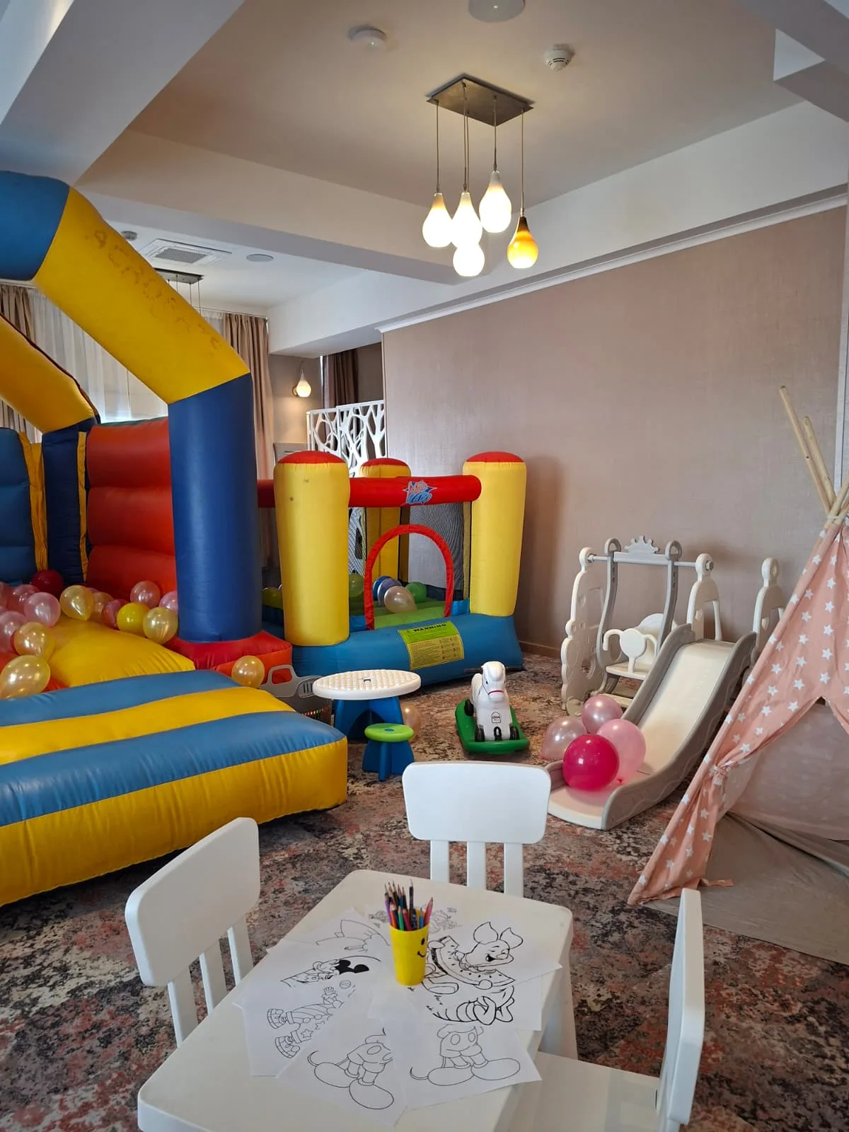 petreceri copii bacau — Kids Mania Bacău