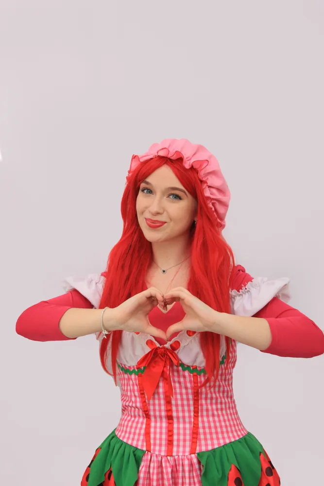 Capsunica animatoare petreceri copii iasi Costum Capsunica animatoare petreceri copii iasi petreceri copii Iași — Kids Mania