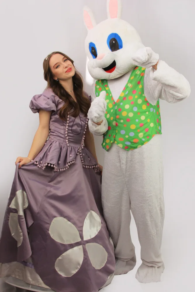 Printesa sofia si iepurasul animatori petreceri copii Iasi Costum Printesa sofia si iepurasul animatori petreceri copii Iasi petreceri copii Iași — Kids Mania